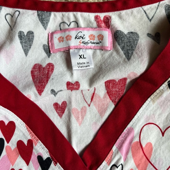 Koi XL Valentine Kathryn top - Picture 2 of 5